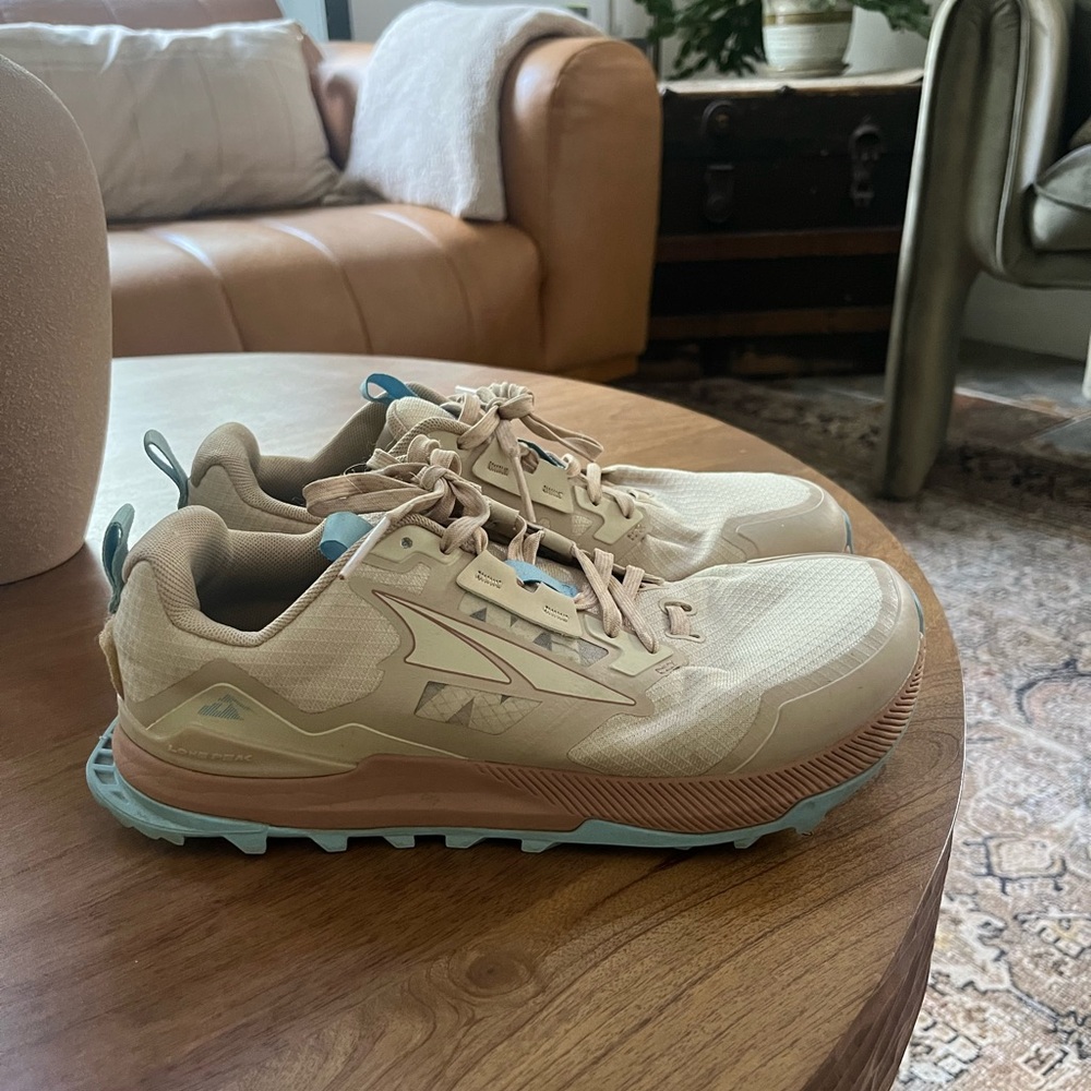 Altra LonePeak Woman